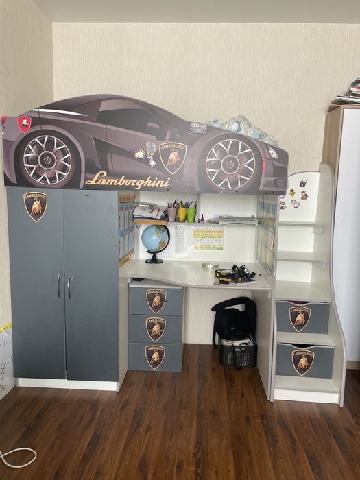 Продам кровать та стіл