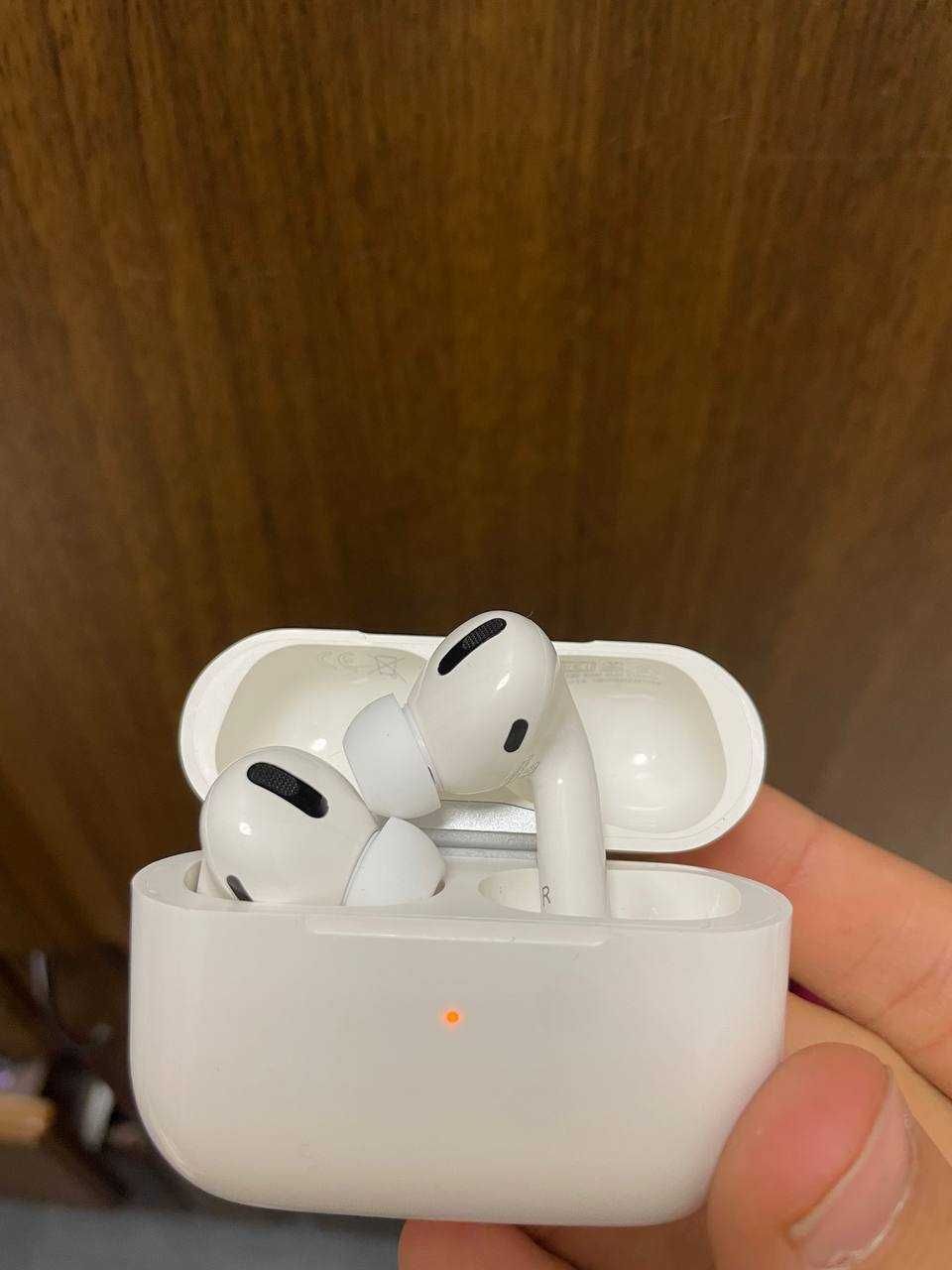 Airpods pro + гарантія apple care+ (повний комплект)