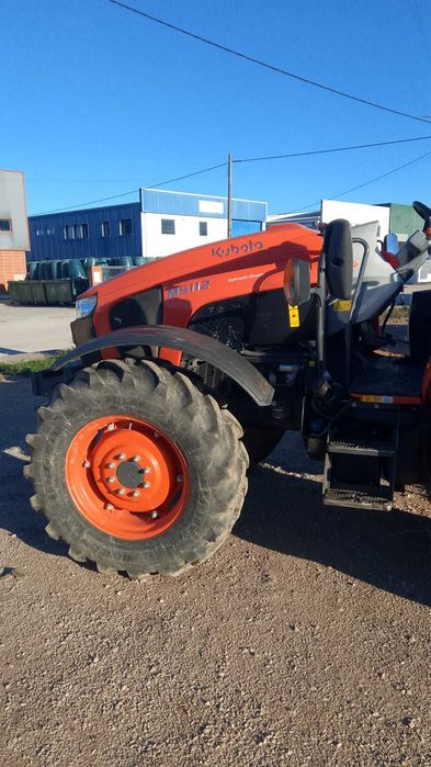 Trator KUBOTA M5-112 Semi-Novo