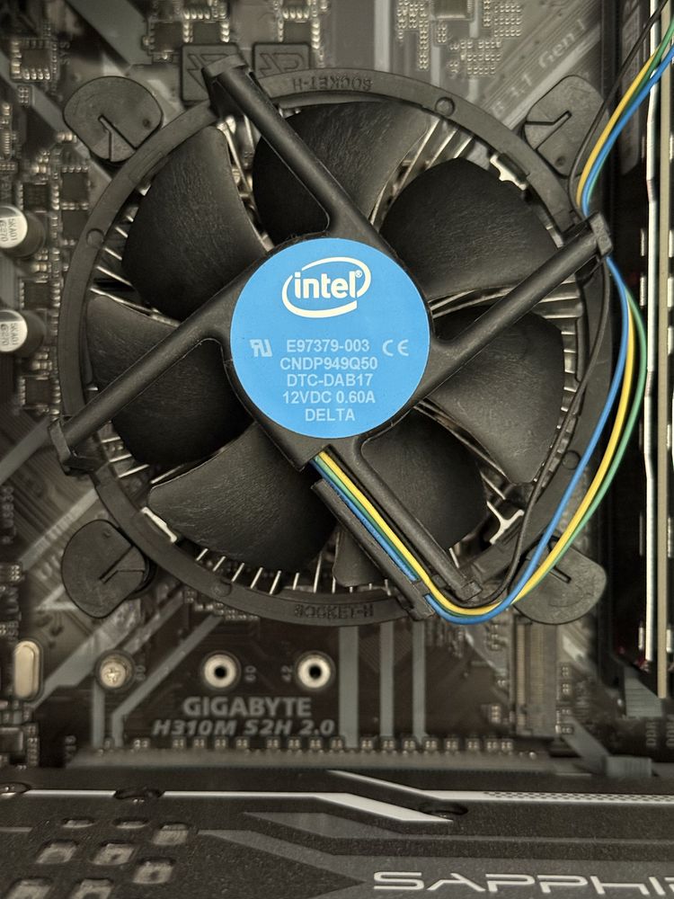 Komputer stacjonarny PC Intel i3-9100F, R380X, 16GB RAM, 240GB SSD