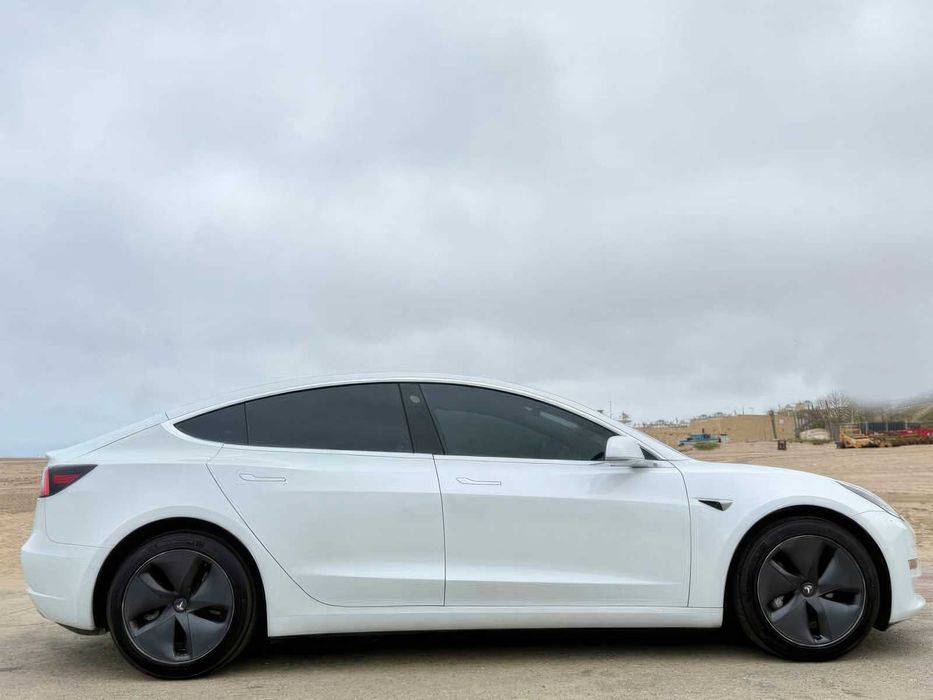 Tesla Model 3      2019