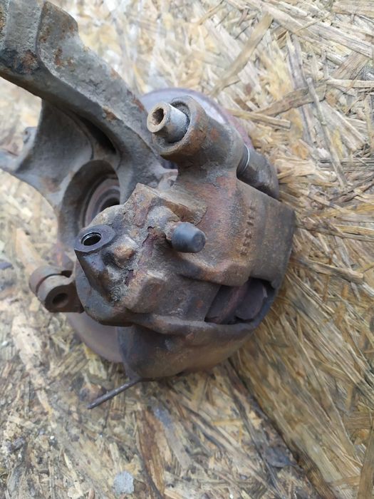 Супорт передній правий  Форд Ескорт 1.8 Ford Escort Mk7