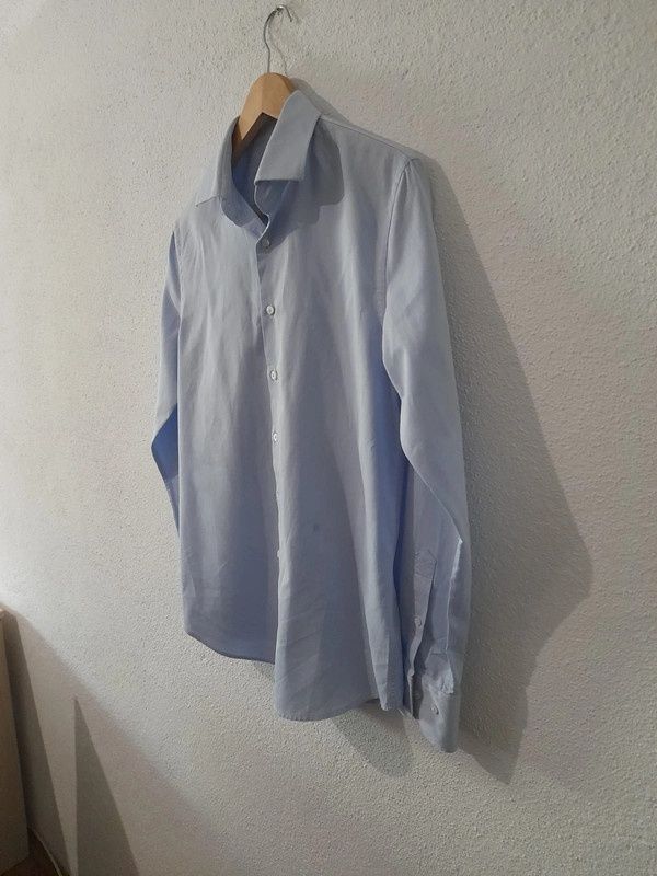 Camisa Carolina Herrera Tamanho L 15