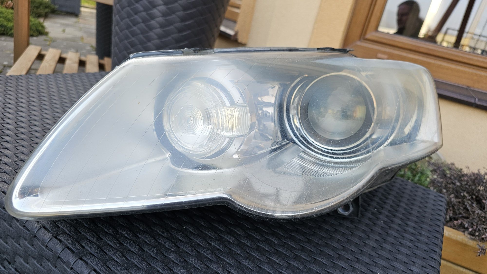 Lampa Reflektor Bixenon skretny druga lampa gratis VW Passat B6