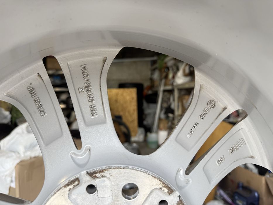 Диски ДИСКИ BMW 6856065 R17 7.5J PCD 5X112 ET52 DIA66.6
