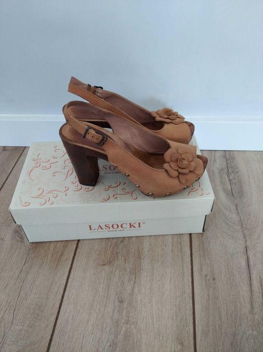 Buty damskie drewniane