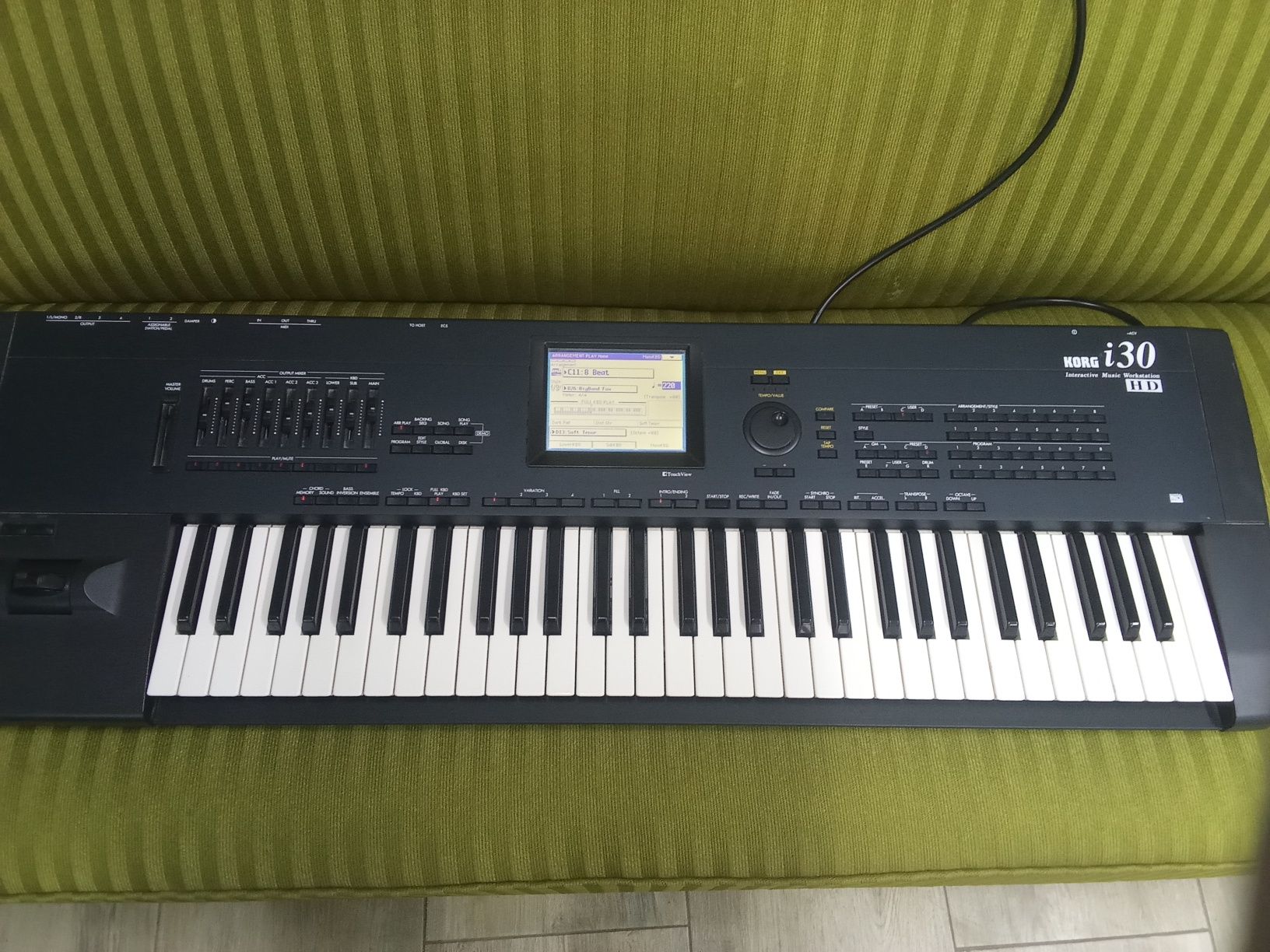 Korg i30 HD SYNTEZATOR KEYBOARD stan idealny