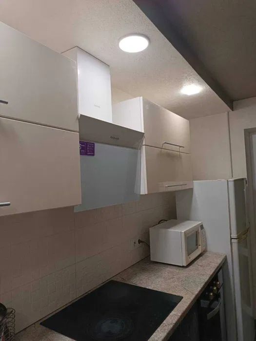 Продам чудову двокімнатну квартиру біля Епіцентру.