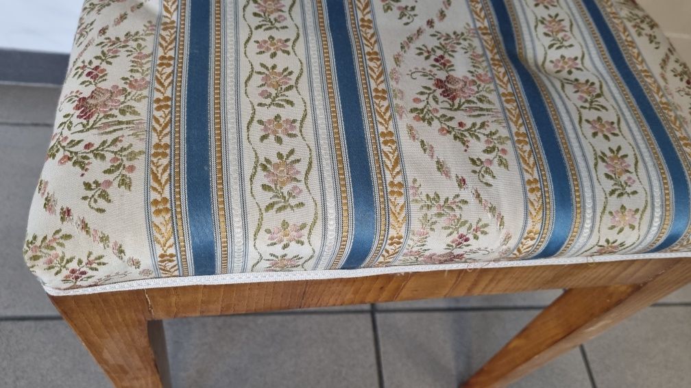 Krzesła tapicerowane jesion polska komplet