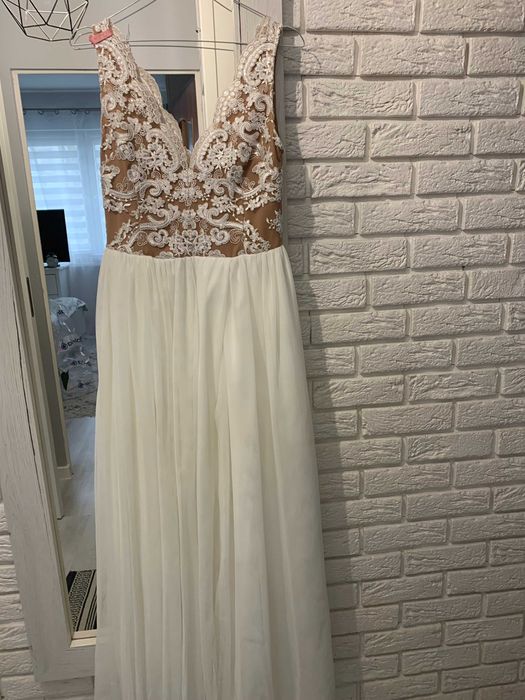 Prosta suknia ślubna