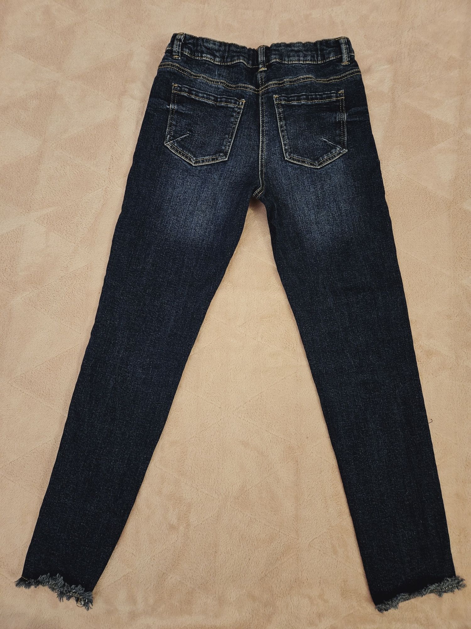 Spodnie r. 140 jeansy z cekinami NEXT