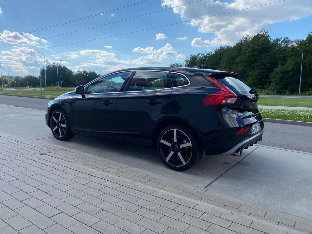 Volvo V40 R-design 2.0D Extra stan Bezwypadkowy Oplacony