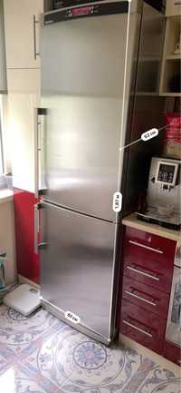 Двокамерний холодильник у срібному кольорі Blomberg