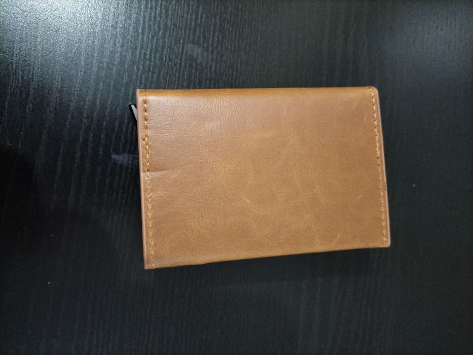 Carteira RFID castanha em pele
