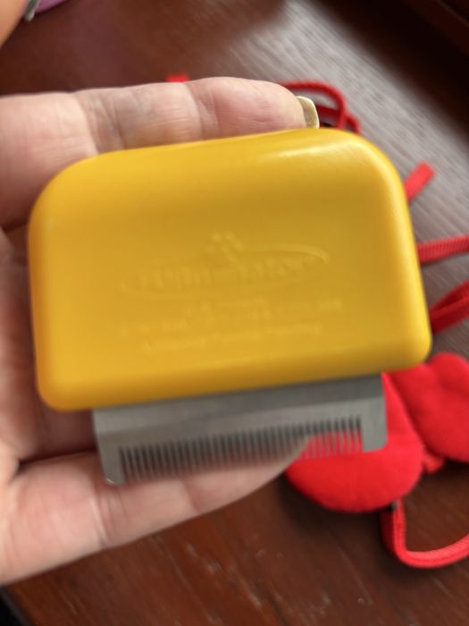 Фурмінатор для вичісування шерсті у тварин