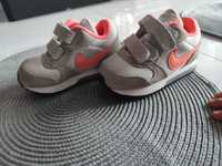 Buty dla dziecka rozmiar 22 NIKE