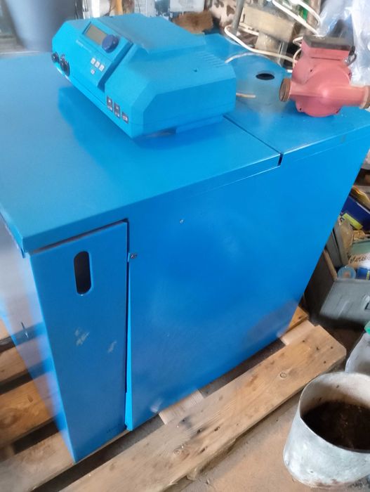 Sprzedam uzywany zeliwny piec olejowy Buderus