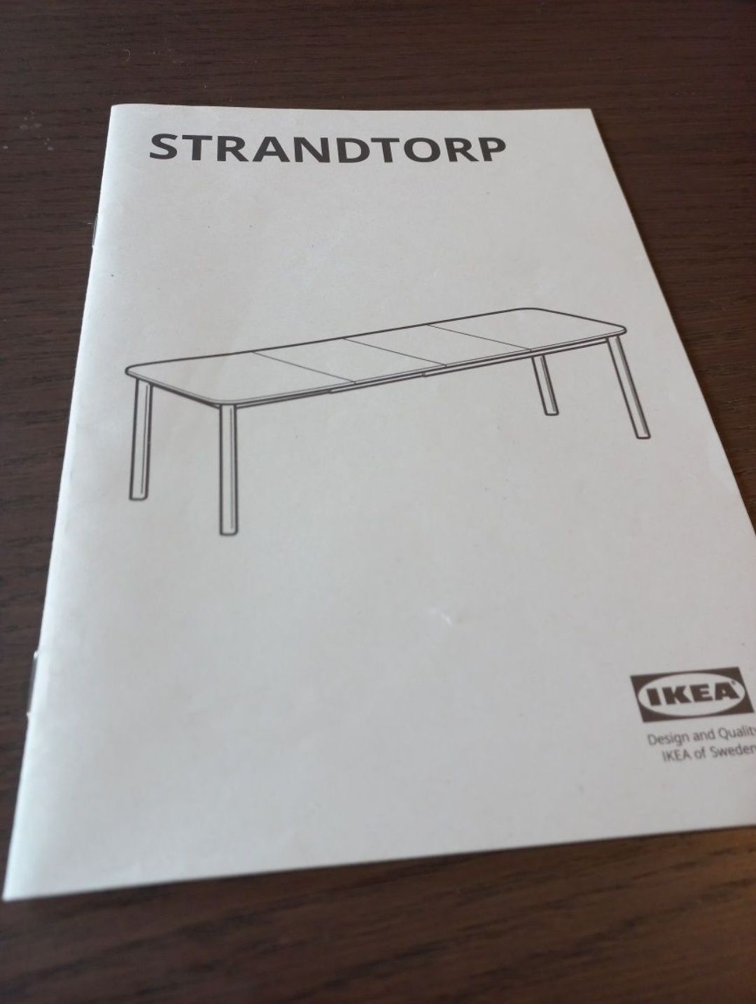 Mesa Ikea Strandtorp com 4 cadeiras.