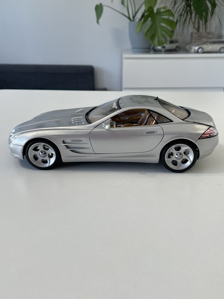 Model Mercedes Vision SLR (1999) 1/18 Maisto jak Bburago Welly Solido