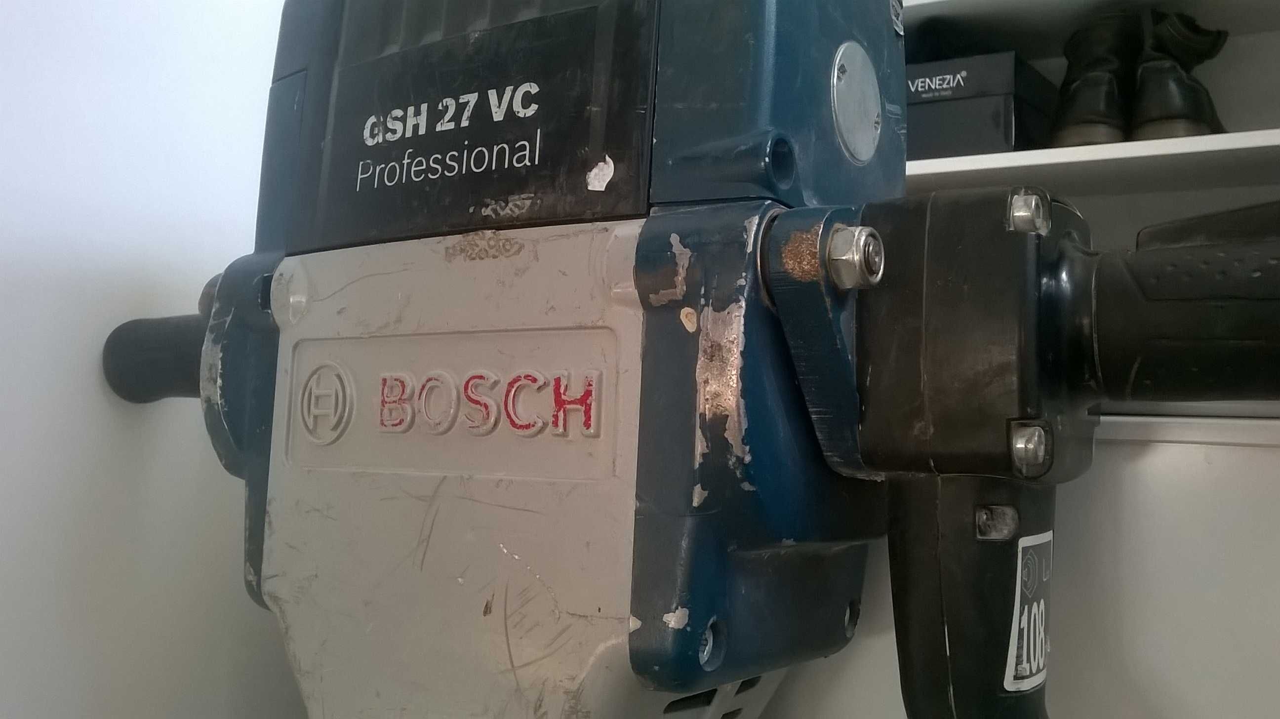 Młot wyburzeniowy Bosch GSH 27VC