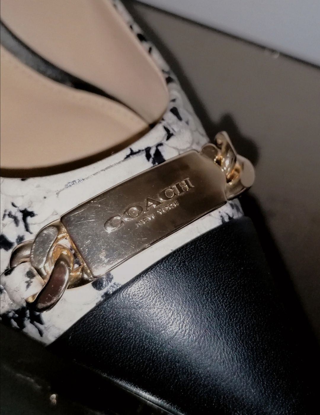 Buty na obcasie COACH New York skóra węża szpilki baleriny obcasy