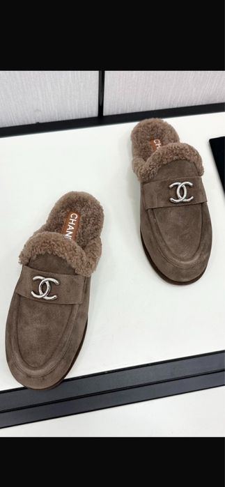 Klapki z futerkiem damskie