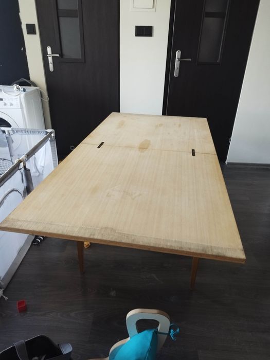 Stół kwadratowy rozkładany drewniany PRL vintage retro oryginał 1977