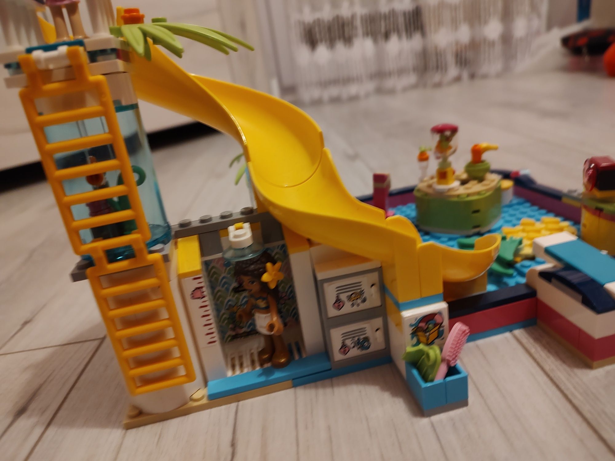 LEGO Friends 41374 Impreza Andrei na basenie 468 elementów używane