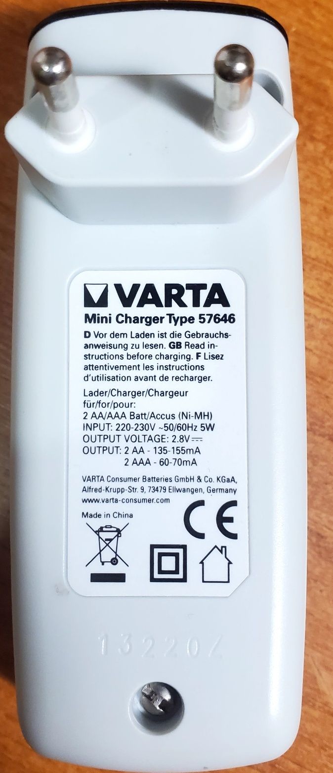 Сетевое зарядное устройство Varta Mini Charger 57646 для типа AA, AAA