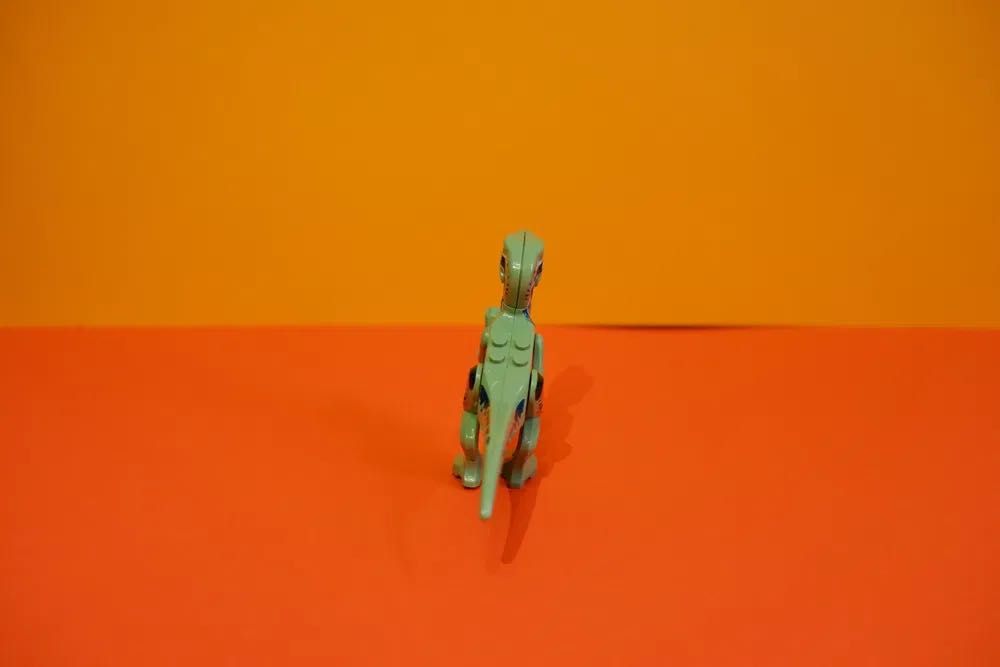 Игрушка динозавр