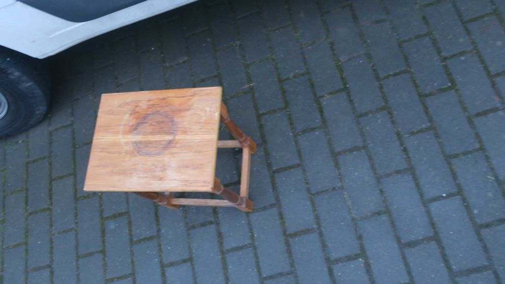 Stołek taboret drewniany