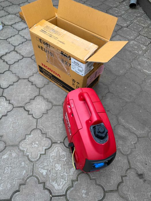 Генератор бензиновий інверторний Honda EU10i