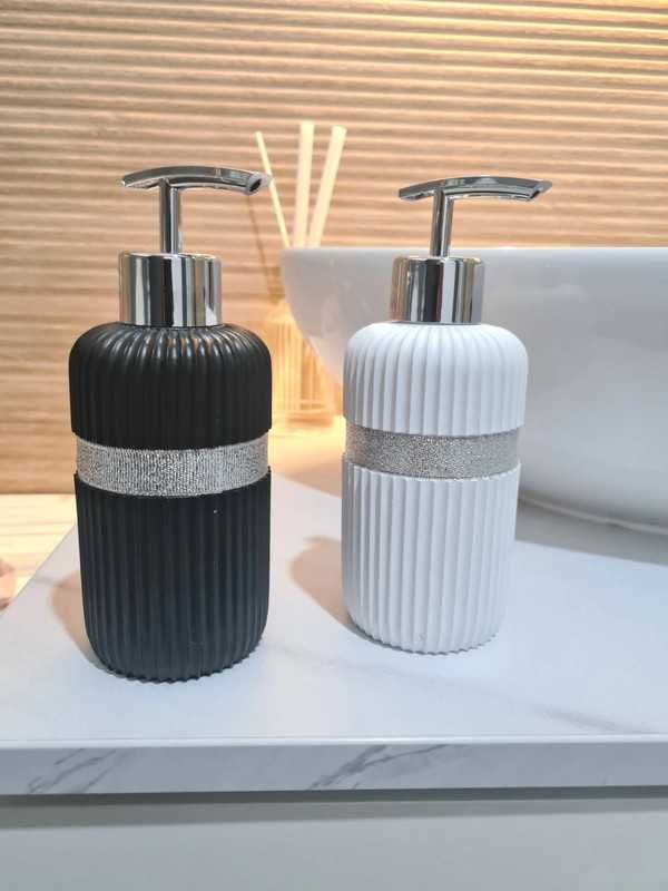 Zestaw łazienkowy Home&You 2 dozowniki + metalowy stojak NOWY GLAMOUR