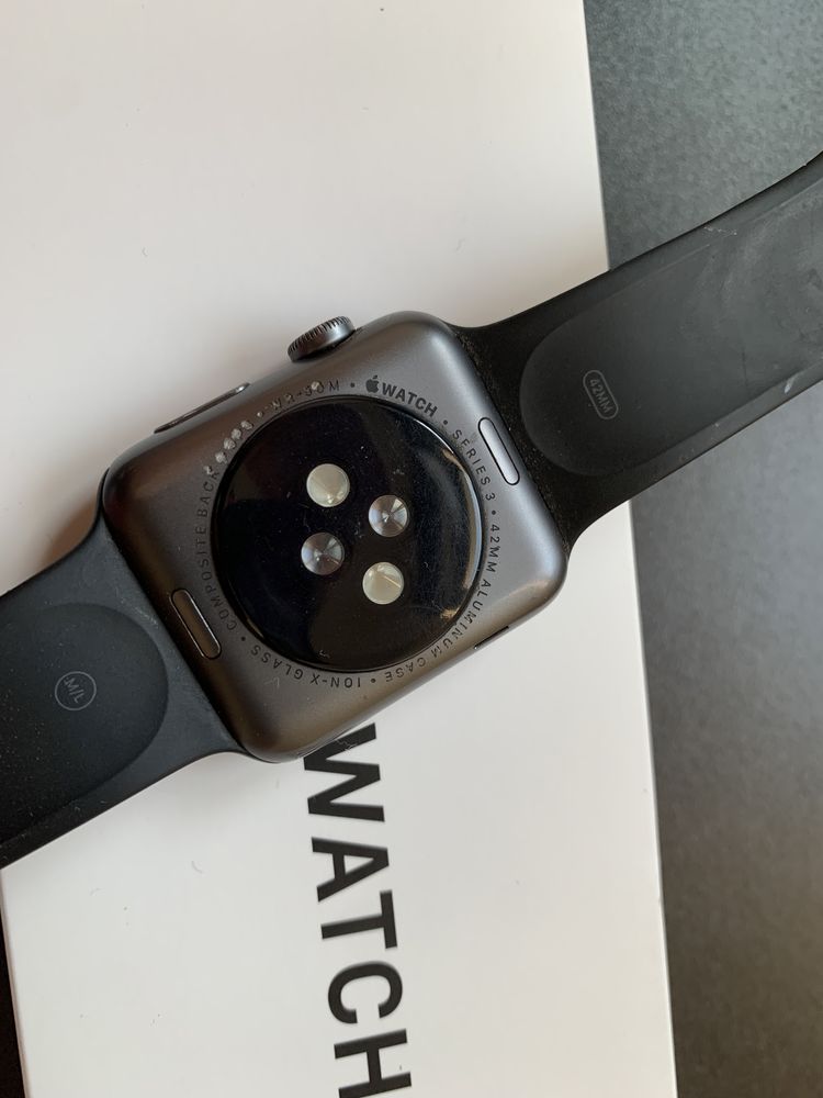 Apple Watch 3 42mm pęknięta szybka