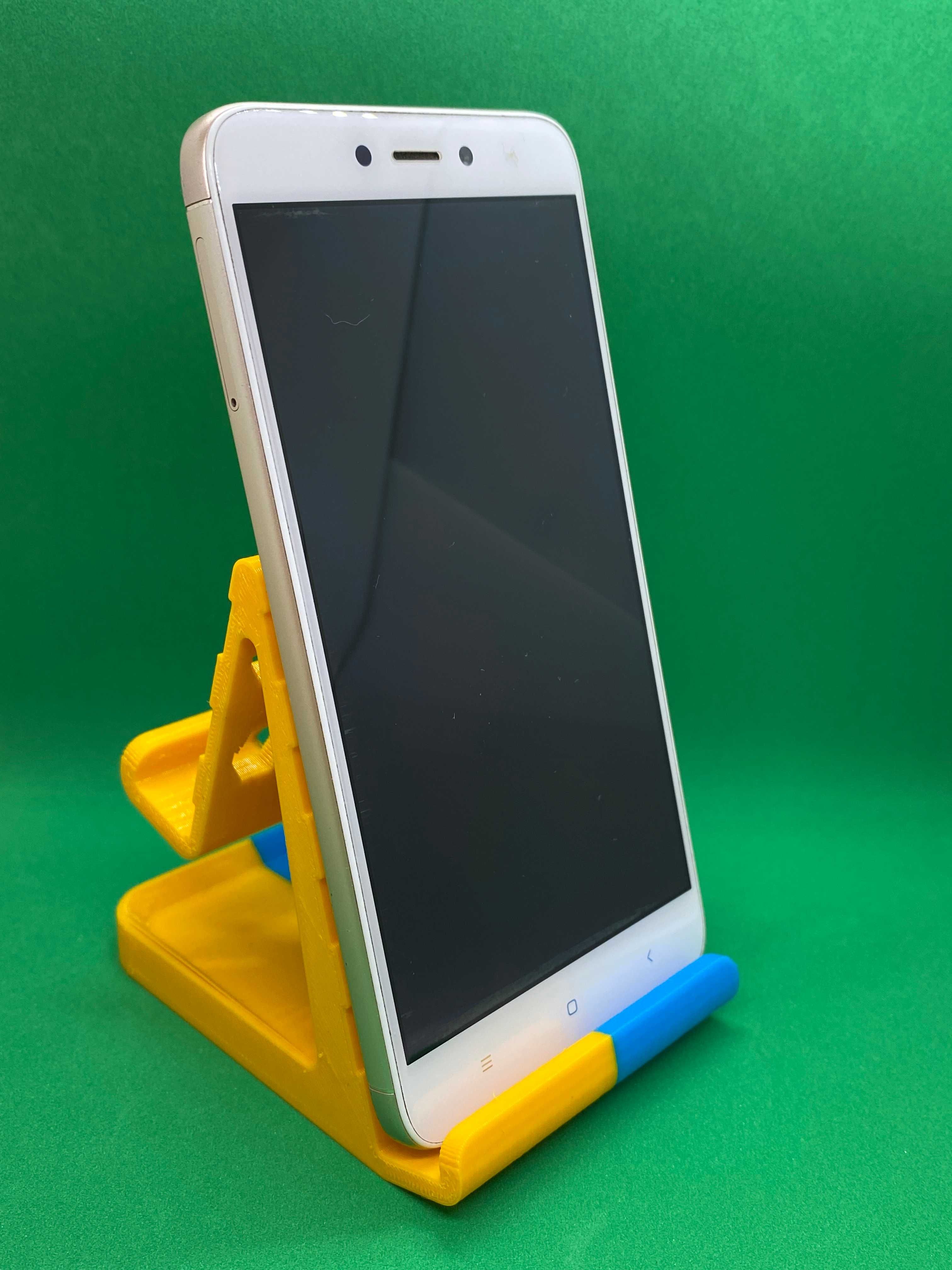 Підставка для телефону і планшету надрукована на 3д принтері