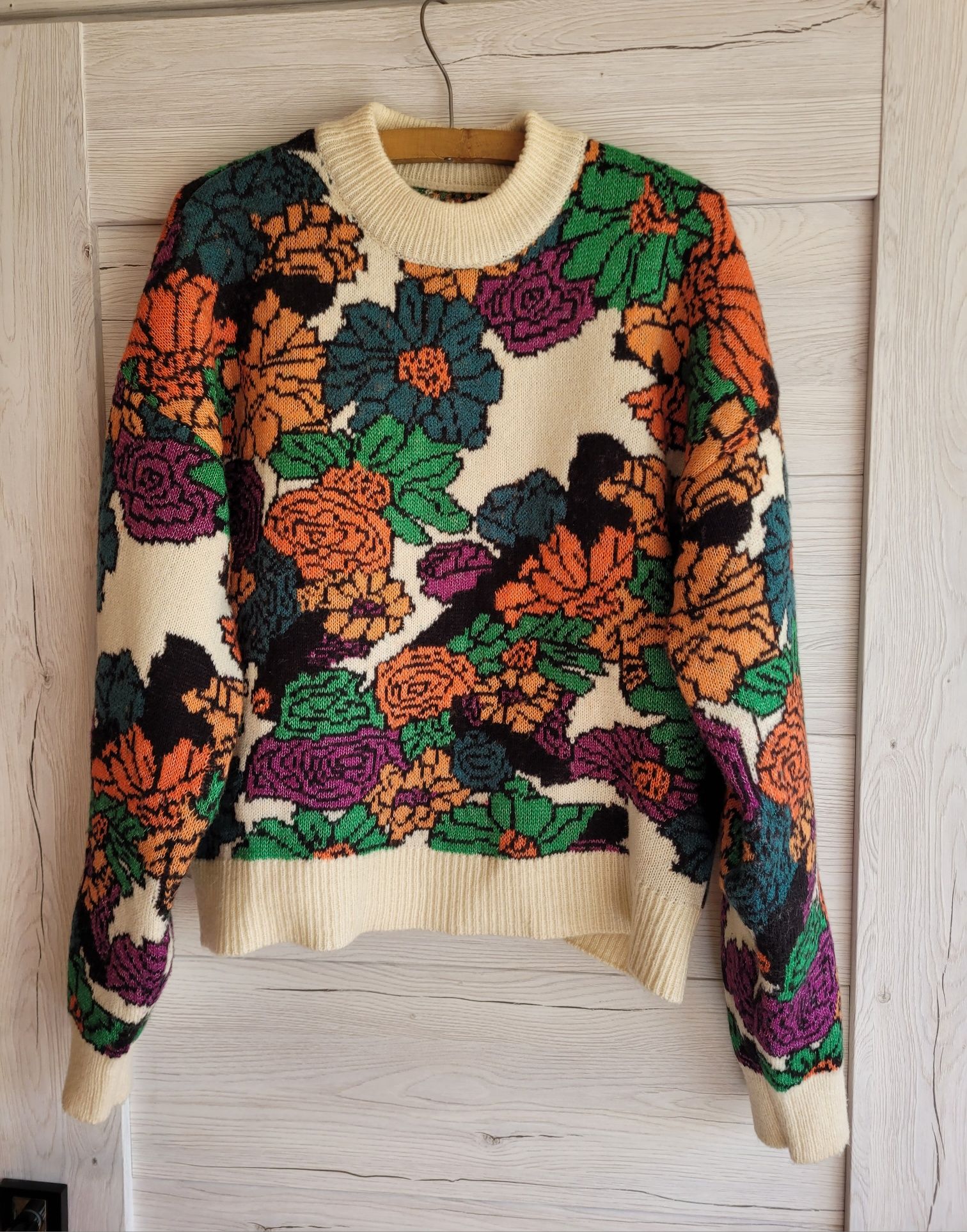 Piękny Sweter w kwiaty M Reserved