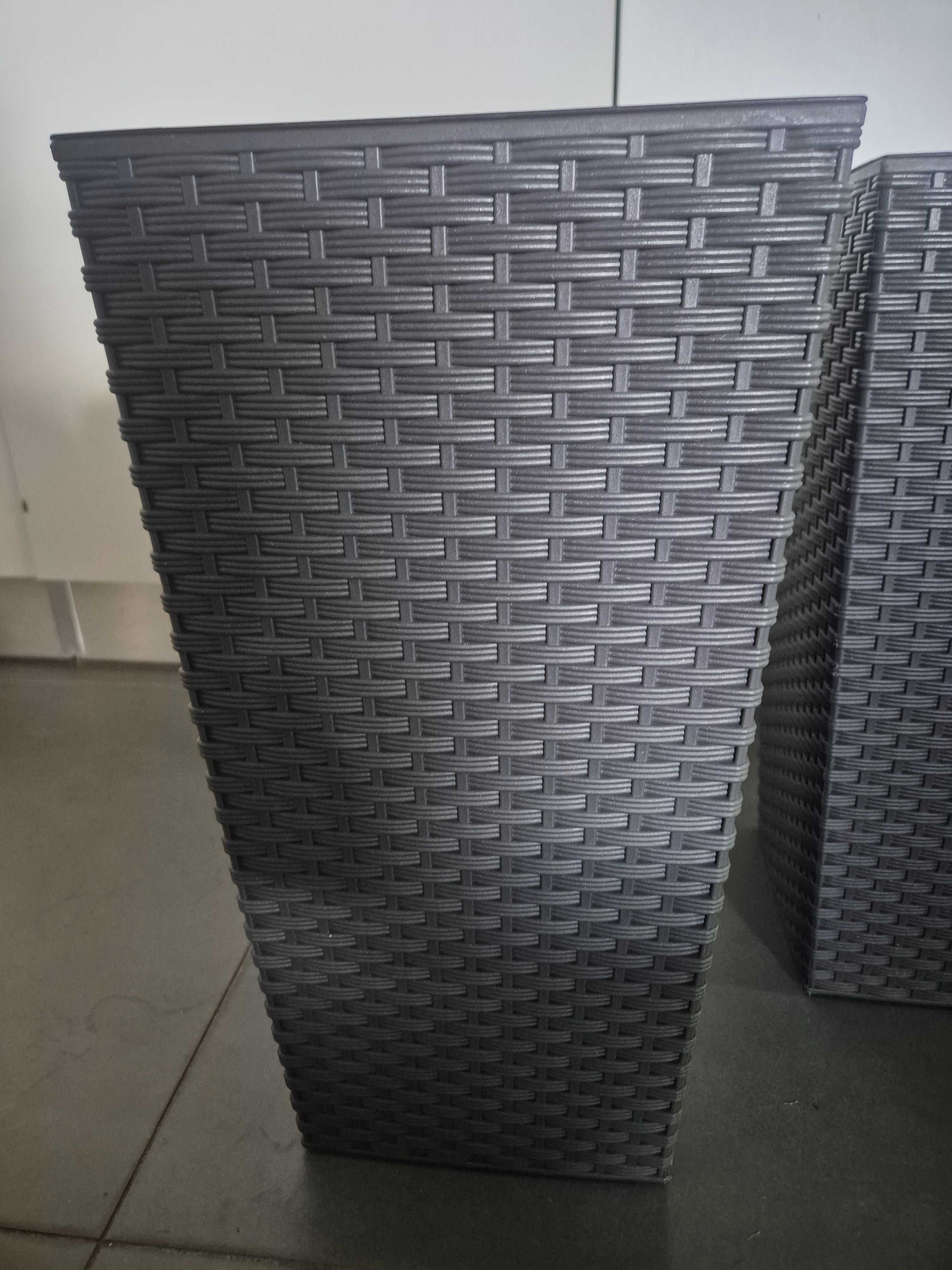Vasos rattan cinzentos