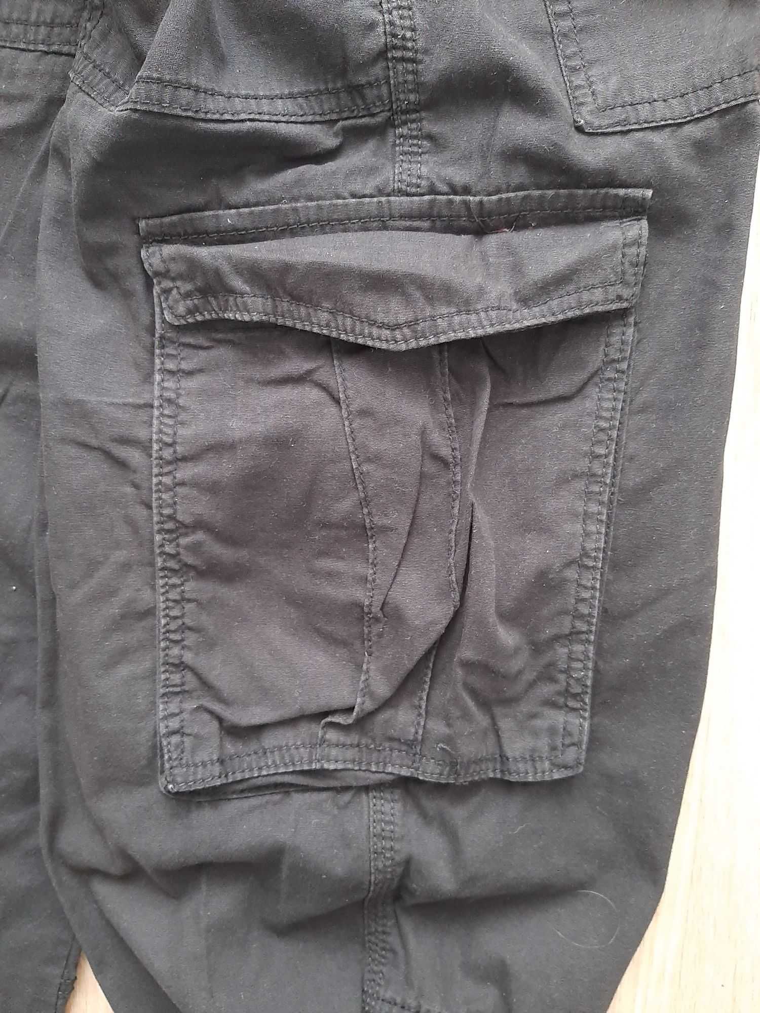 Spodnie cargo straight Bershka czarne damskie rozmiar 38