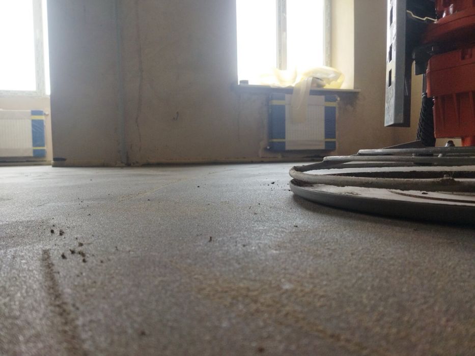 Стяжка напів суха та промислова