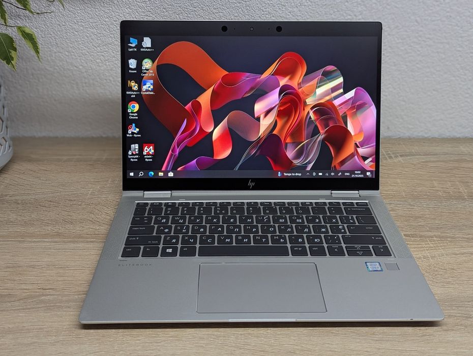 Продам стильний , 4х ядерний ноутбук з сенсорним екраном та підсвіткою