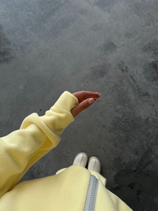 Жіночий костюм з флісу жовтий оверсайз