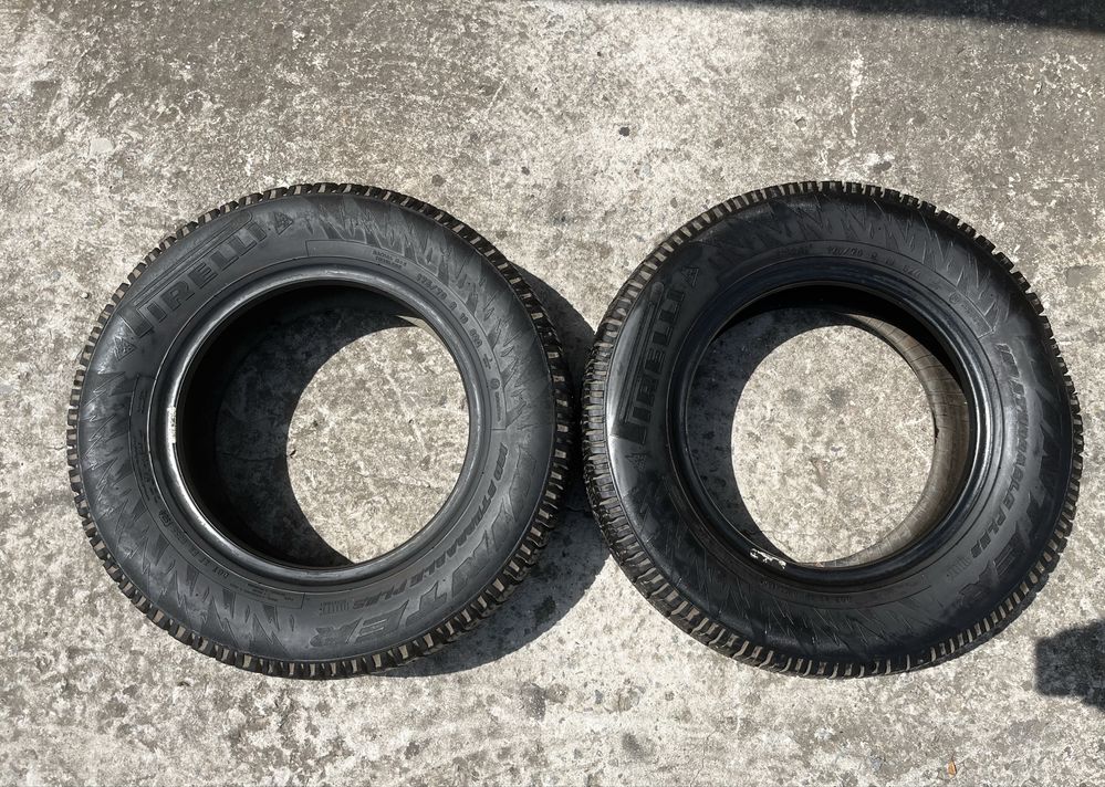 Резина Pirelli 175/70 R13 пара зима шипована