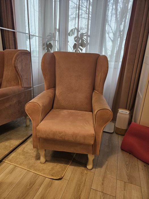 Fotel uszak pudrowy róż