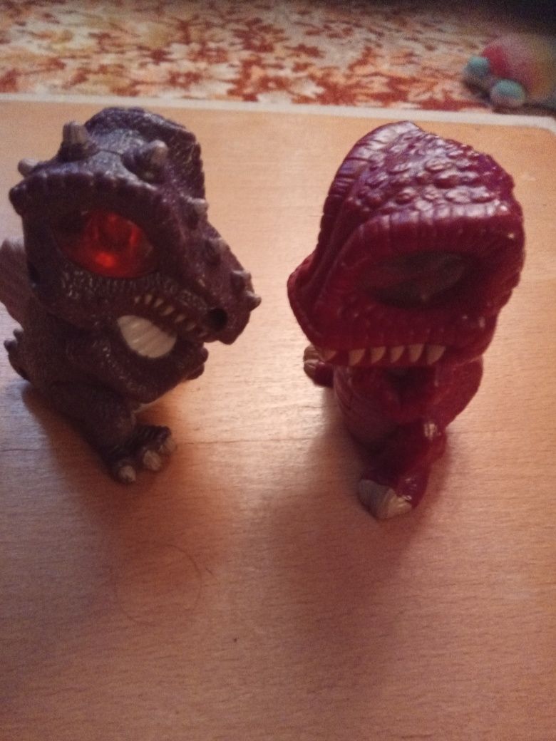 Продам іграшки динозаври