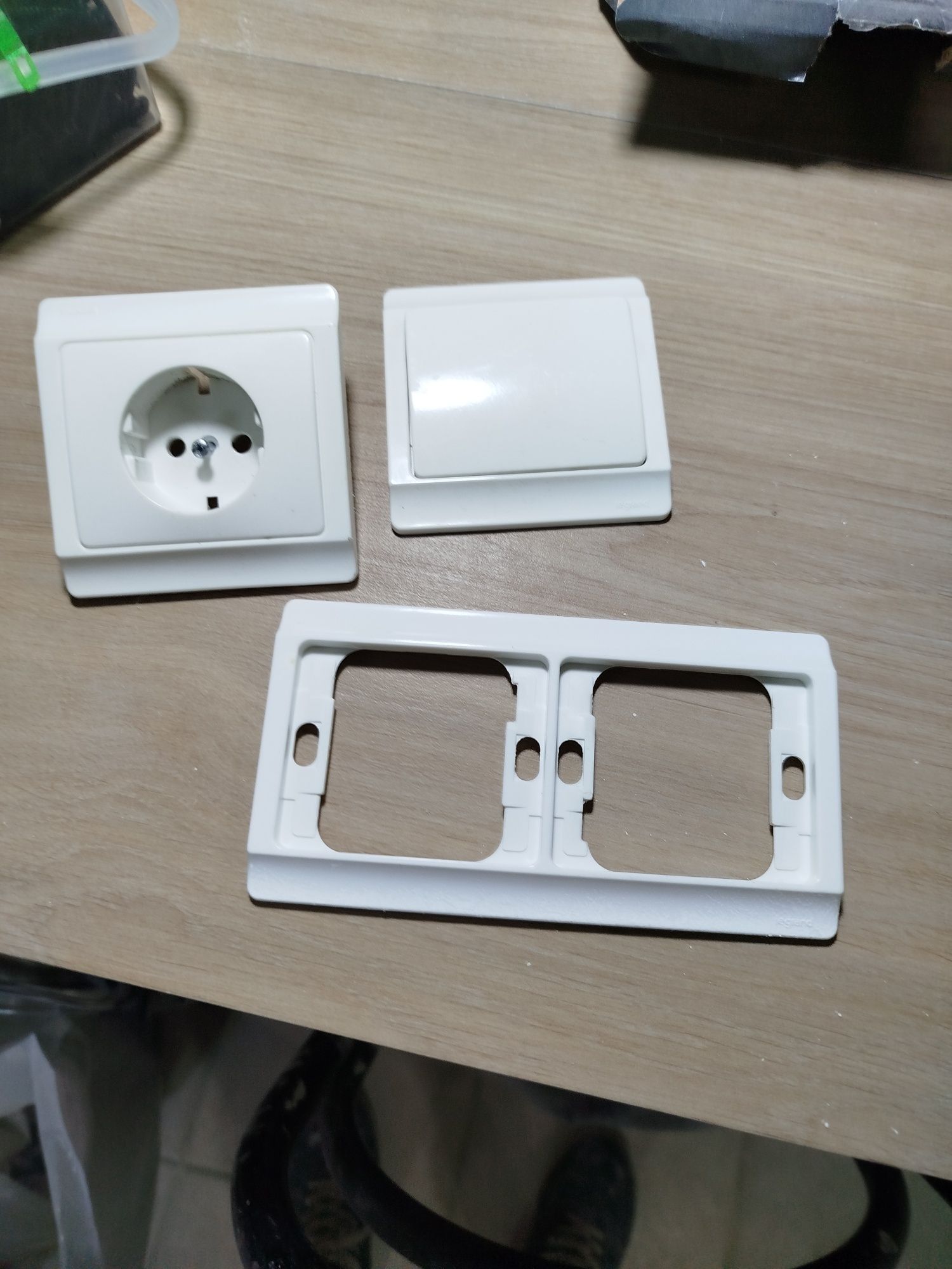 Tomadas e interruptores Legrand