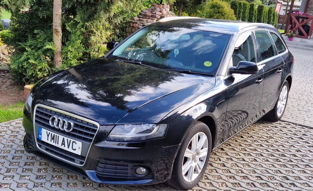 Сидение, консоль, подлокотник. Audi A4 b8 универсал потолок. Козырёк.