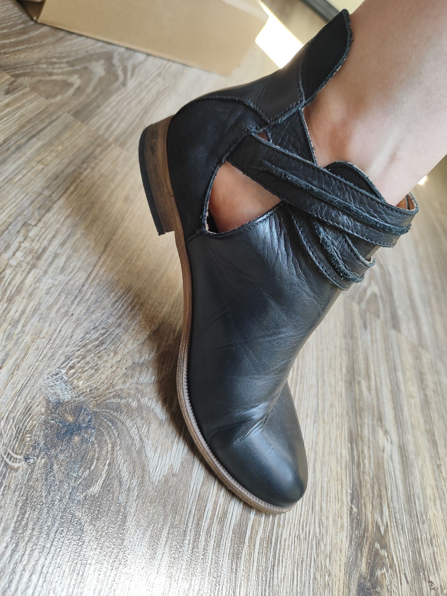 Skórzane buty Medicine 37