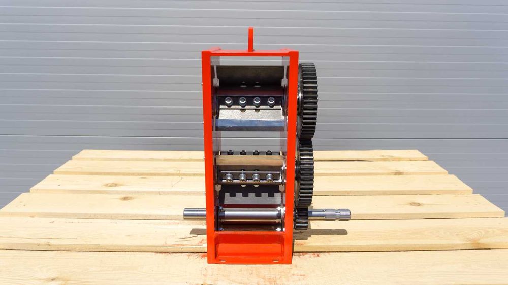 mechanizm tnacy REMET R-120 == rozdrabniacz do gałezi == REMBAK