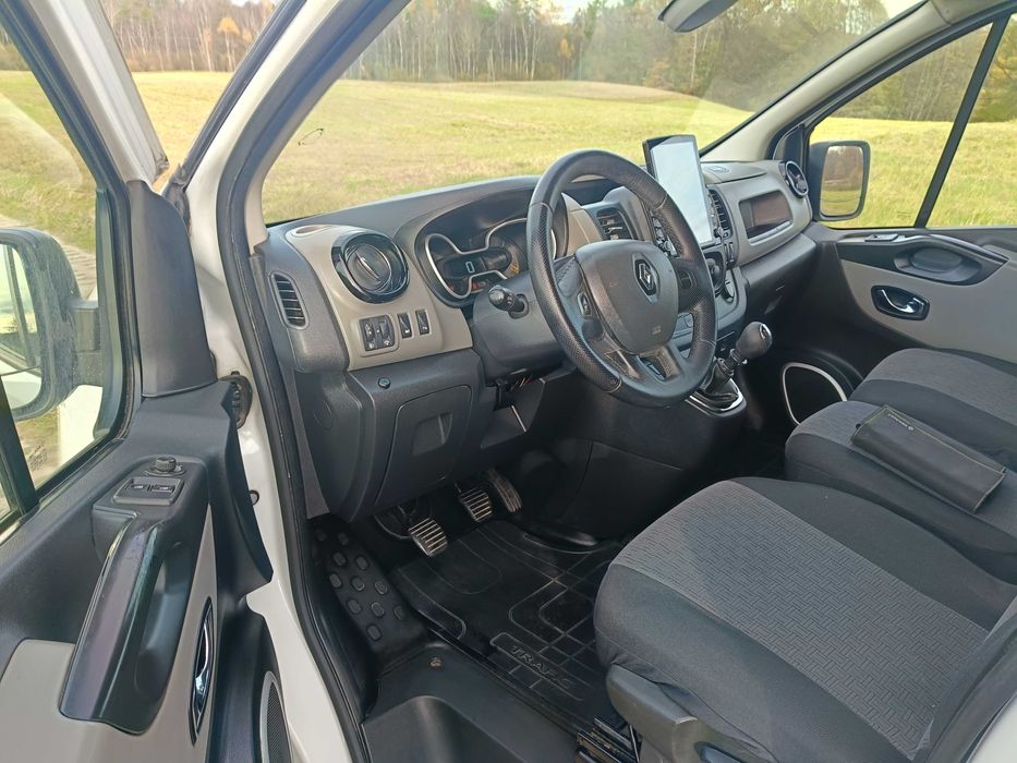 Renault Trafic Long 2016 rok 1.6 dCi 3 osobowy zdrowy zarejstrowany