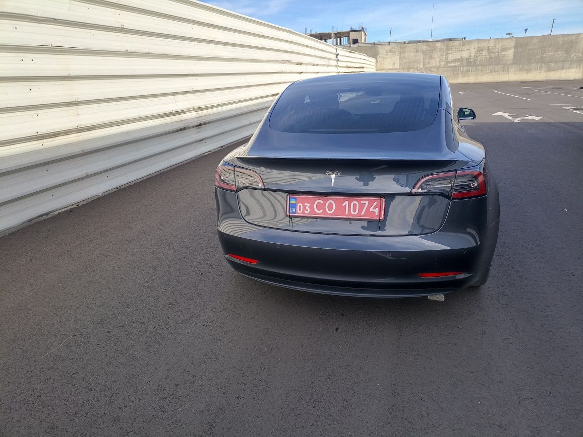 Tesla model 3 Long Range
